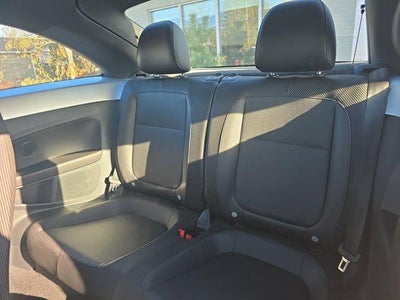 2012 Volkswagen Beetle 2dr Cpe Auto 2.5L PZEV