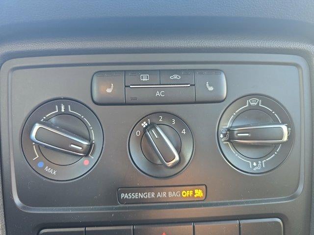 2012 Volkswagen Beetle 2dr Cpe Auto 2.5L PZEV