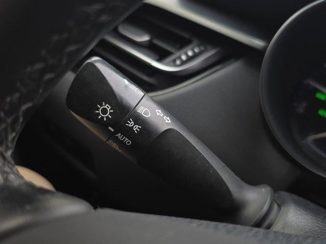 2018 Toyota C-HR XLE Premium FWD (Natl)