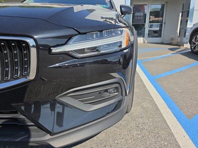 2025 Volvo V60 Cross Country B5 AWD Plus