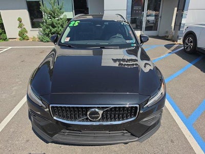 2025 Volvo V60 Cross Country B5 AWD Plus
