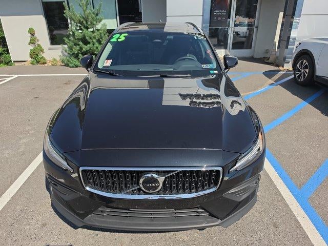2025 Volvo V60 Cross Country B5 AWD Plus