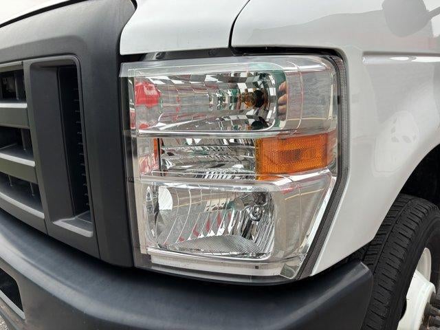2024 Ford E-Series Cutaway E-350 SRW 138" WB