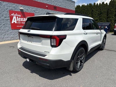 2025 Ford Explorer ST-Line 4WD