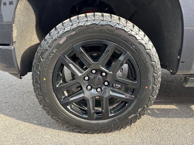 2022 Chevrolet Silverado 1500 Crew Cab Short Box 4-Wheel Drive Custom