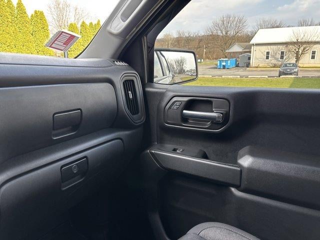 2022 Chevrolet Silverado 1500 Crew Cab Short Box 4-Wheel Drive Custom