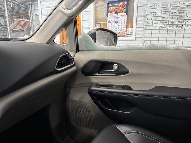 2023 Chrysler Pacifica Touring L FWD