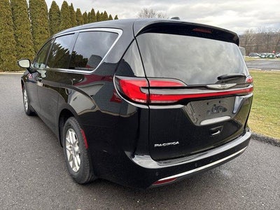 2024 Chrysler Pacifica Touring L FWD