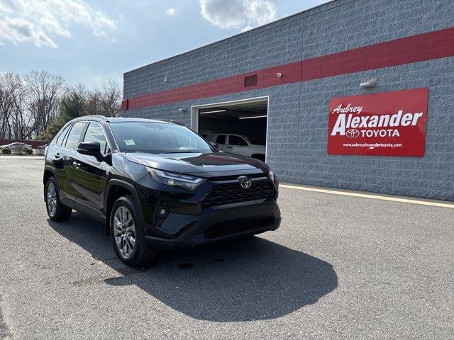 2025 Toyota RAV4 XLE Premium AWD (Natl)