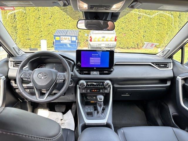 2025 Toyota RAV4 XLE Premium AWD (Natl)