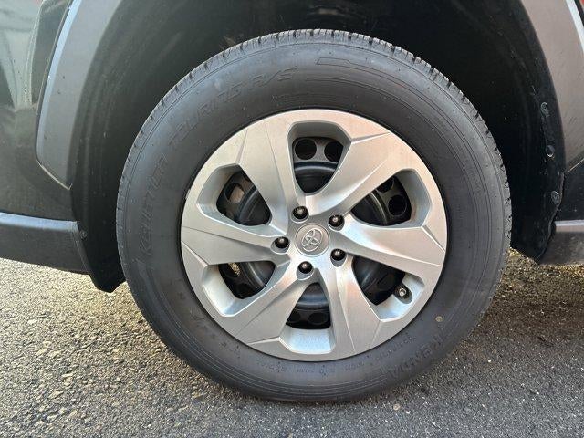 2019 Toyota RAV4 LE AWD (Natl)