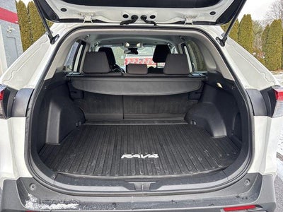 2023 Toyota RAV4 LE FWD (GS)