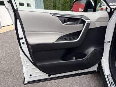 2025 Toyota RAV4 XLE AWD (Natl)