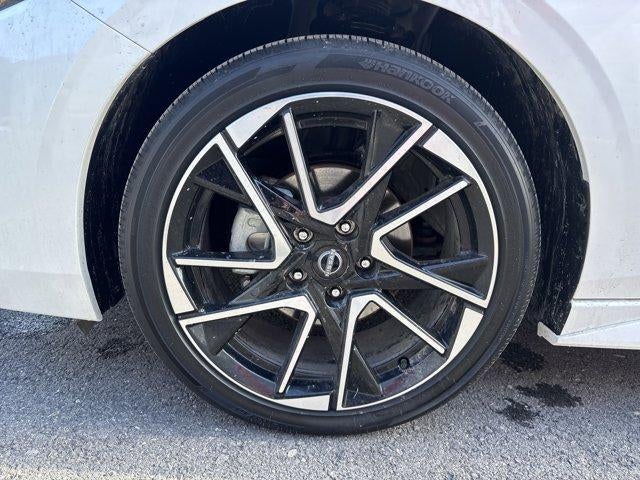 2025 Nissan Sentra SR CVT