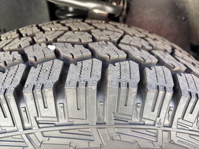 2023 Toyota Tacoma 4WD 4WD SR Double Cab 5' Bed V6 AT (GS)