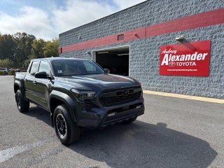 2026 Toyota Tacoma 4WD 4WD TRD Off Road Double Cab 5' Bed AT (Natl)