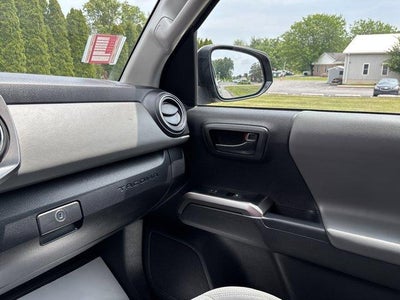 2023 Toyota Tacoma 4WD 4WD SR5 Double Cab 5' Bed V6 AT (GS)
