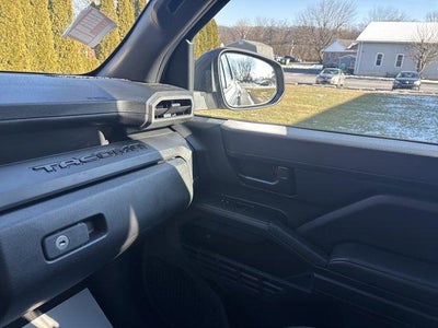 2024 Toyota Tacoma 4WD 4WD SR Double Cab 5' Bed AT (GS)