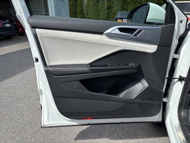 2025 Volkswagen Taos SE 4MOTION