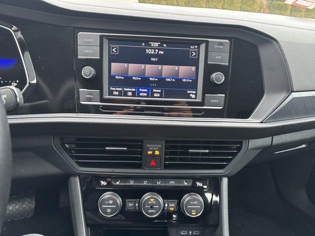 2024 Volkswagen Jetta SE Auto