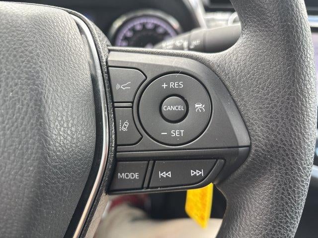 2020 Toyota Camry LE Auto (SE)