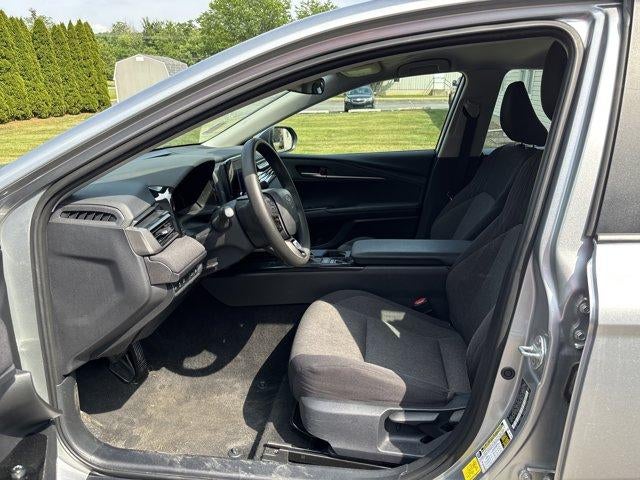 2025 Toyota Camry LE (SE)