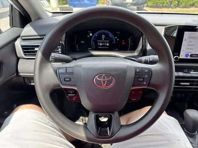 2025 Toyota Camry LE (SE)