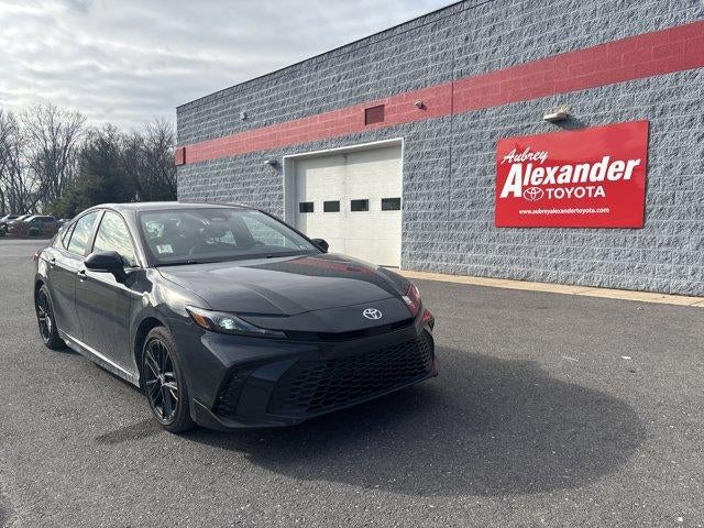 2025 Toyota Camry SE (SE)