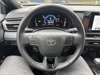 2025 Toyota Camry SE (SE)