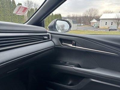 2025 Toyota Camry SE (SE)