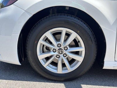 2025 Toyota Camry LE (SE)