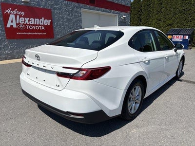 2025 Toyota Camry LE (SE)