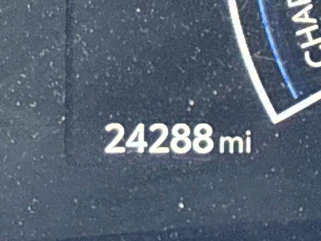 2025 Toyota Camry LE (SE)