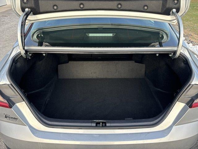 2025 Toyota Camry LE (SE)