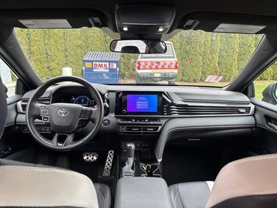 2025 Toyota Camry SE (SE)