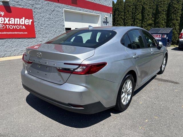 2025 Toyota Camry LE (SE)