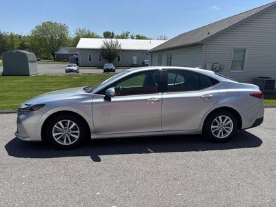 2025 Toyota Camry LE (SE)