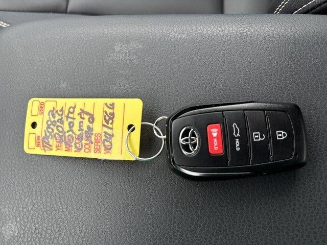 2026 Toyota Camry SE AWD (Natl)