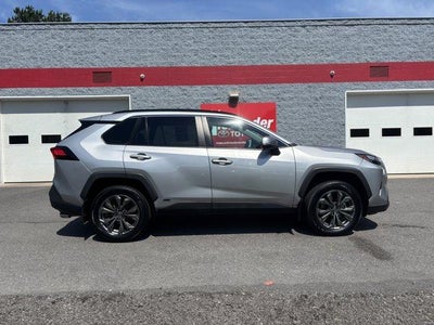 2022 Toyota RAV4 Hybrid XLE Premium AWD (Natl)