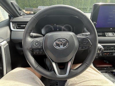 2024 Toyota RAV4 Hybrid XSE AWD (Natl)