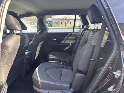 2025 Toyota Grand Highlander XLE AWD (Natl)