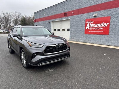 2022 Toyota Highlander Platinum AWD (Natl)