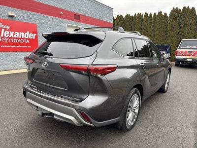 2022 Toyota Highlander Platinum AWD (Natl)