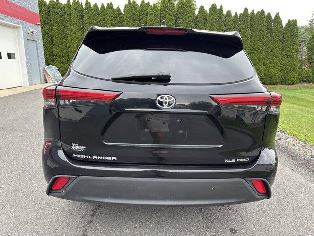2021 Toyota Highlander XLE AWD (Natl)