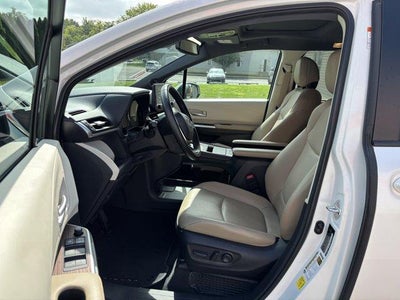 2021 Toyota Sienna XLE FWD 8-Passenger (Natl)