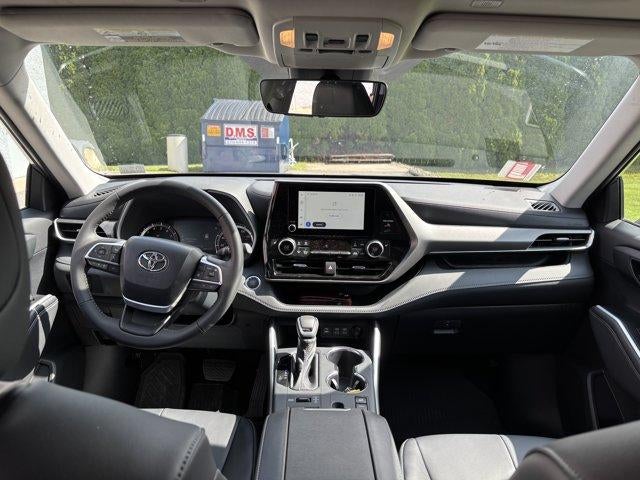 2026 Toyota Highlander XLE AWD (Natl)
