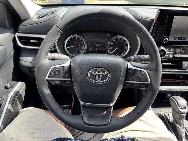 2026 Toyota Highlander XLE AWD (Natl)