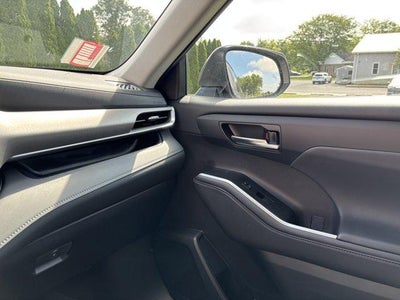 2026 Toyota Highlander XLE AWD (Natl)