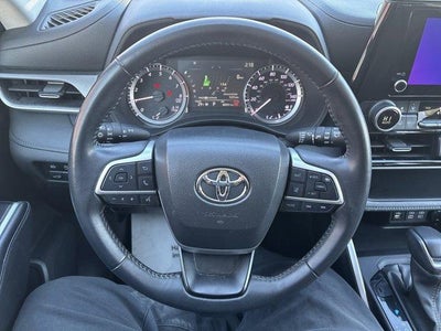 2024 Toyota Highlander LE AWD (SE)