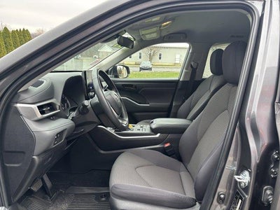 2024 Toyota Highlander LE AWD (SE)